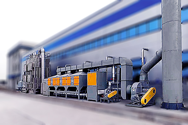 如何通过声音和气味初步判断废气处理设备运行状态？